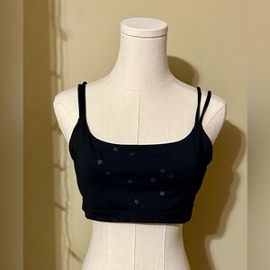 GapFit Blackout Technology Sports Bra